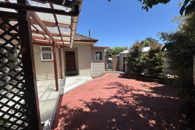 Photo of property in 14 Savage Crescent, West End, Palmerston North, 4412