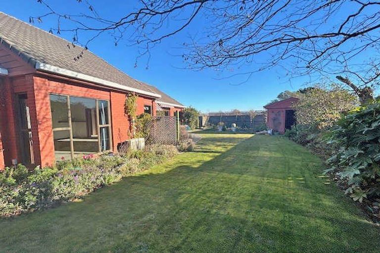 Photo of property in 10 Kowai Place, Amberley, 7410