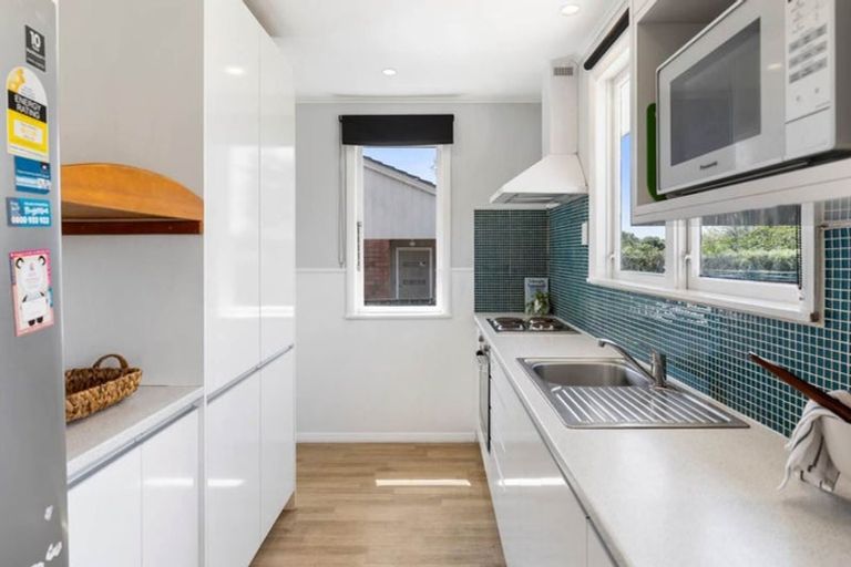 Photo of property in 24 Windmill Road, Pukekohe, 2120