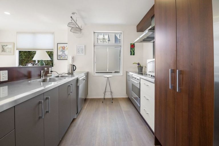 Photo of property in Habitat Apartments, 10/31 Byron Avenue, Takapuna, Auckland, 0622