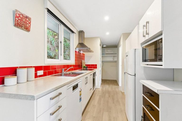 Photo of property in 23 Governor Road, Northland, Wellington, 6012