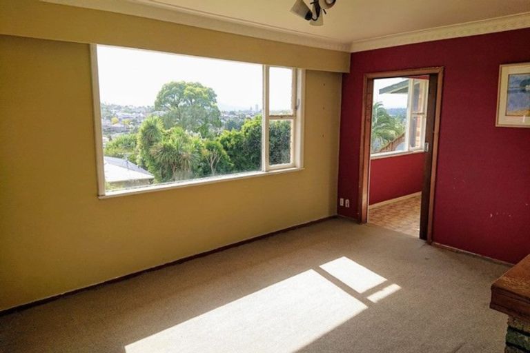 Photo of property in 133 Forrest Hill Road, Forrest Hill, Auckland, 0620