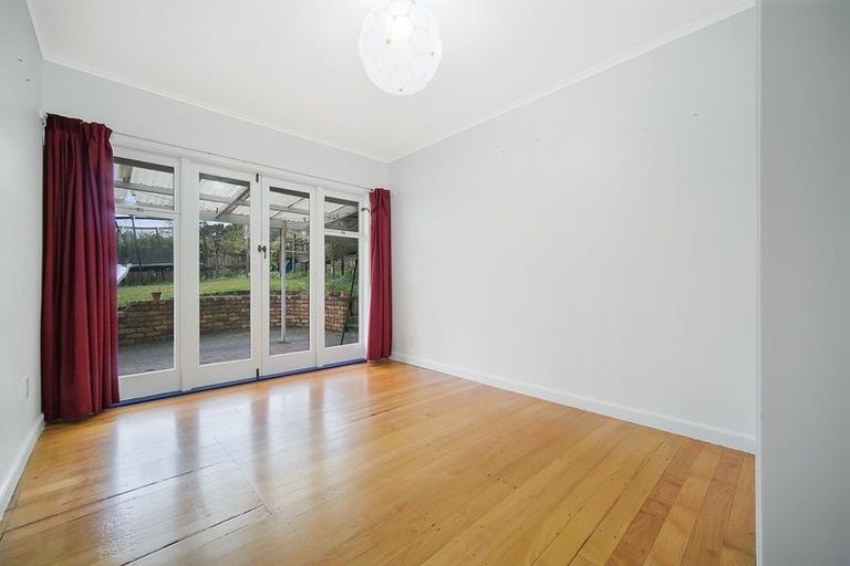 Photo of property in 67 Rangeview Road, Sunnyvale, Auckland, 0612