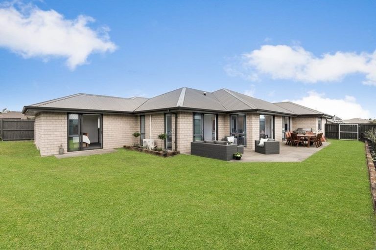 Photo of property in 6 Vivien Place, Patumahoe, Pukekohe, 2679