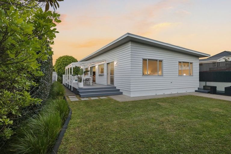 Photo of property in 106a Moa Road, Point Chevalier, Auckland, 1022