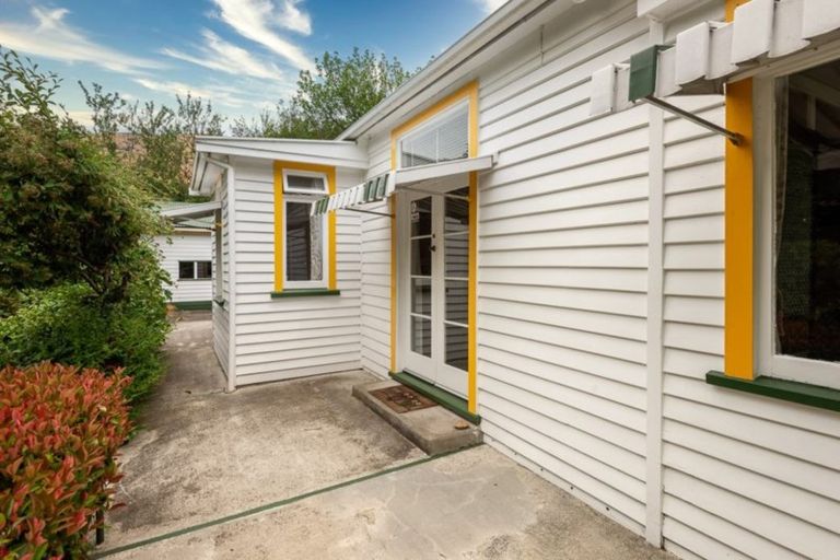 Photo of property in 7 Port Hills Road, Heathcote Valley, Christchurch, 8022