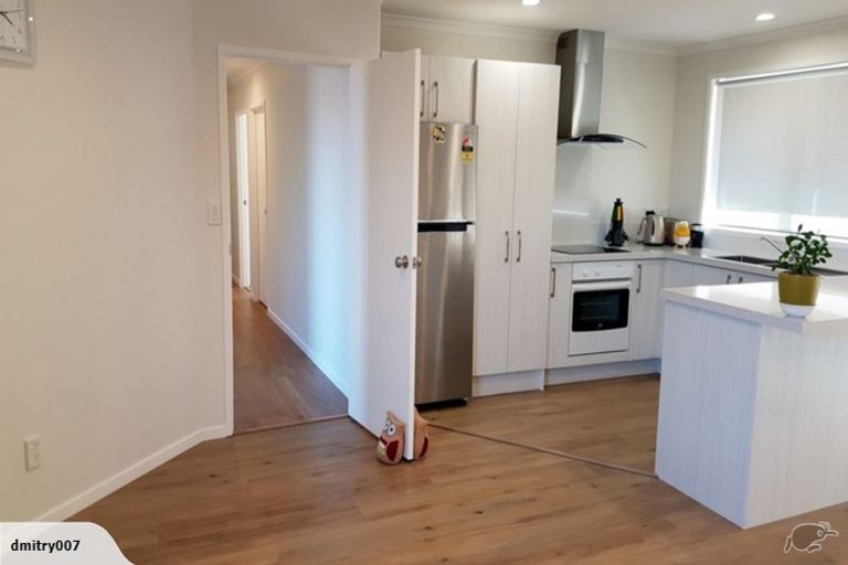 Photo of property in 11 Meharg Place, Fairview Heights, Auckland, 0632