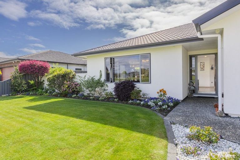 Photo of property in 76 Orotu Drive, Poraiti, Napier, 4112