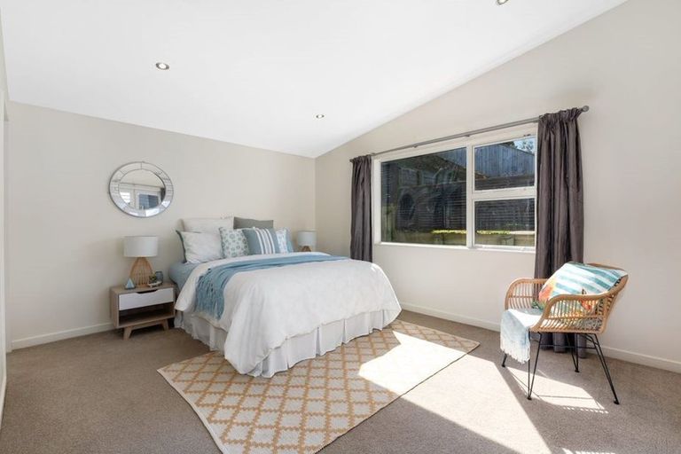 Photo of property in 18 Dusky Crescent, Aotea, Porirua, 5024