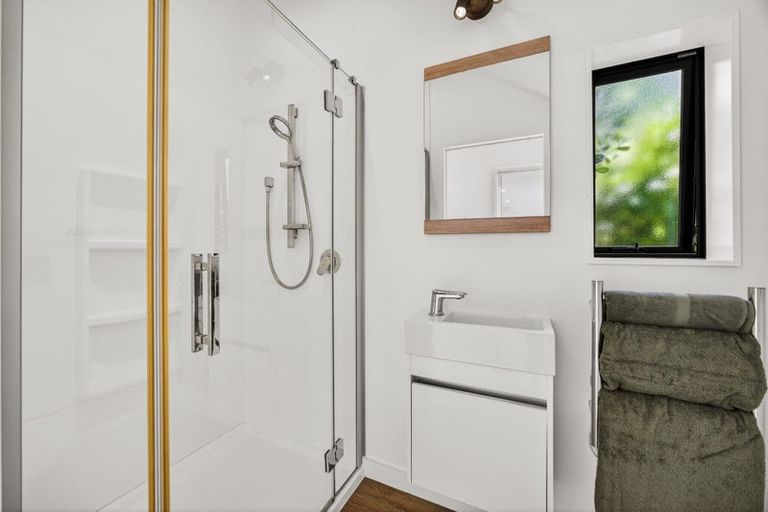 Photo of property in 38 Elliston Crescent, Stanmore Bay, Whangaparaoa, 0932