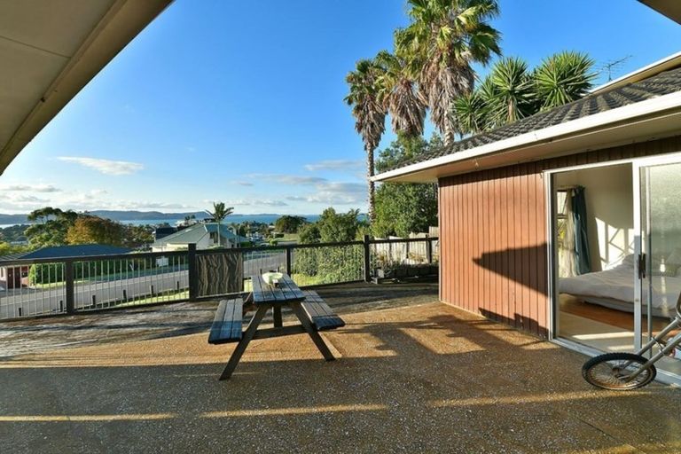 Photo of property in 66 Marellen Drive, Red Beach, 0932