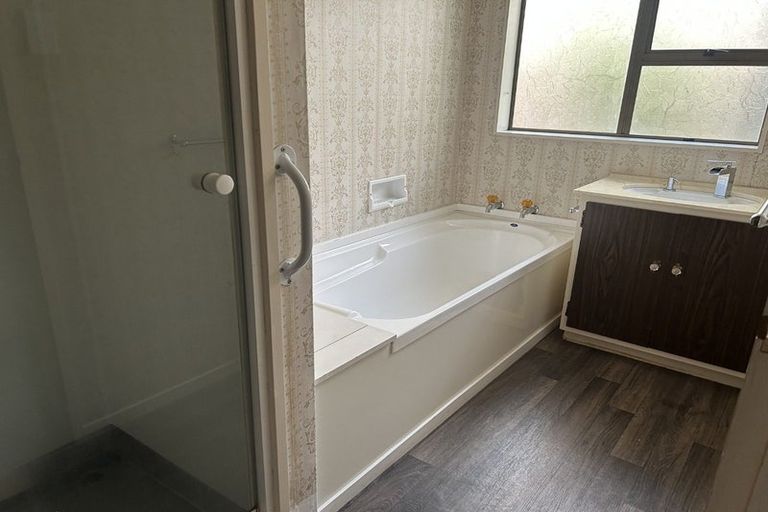 Photo of property in 5 Aintree Crescent, Awapuni, Palmerston North, 4412