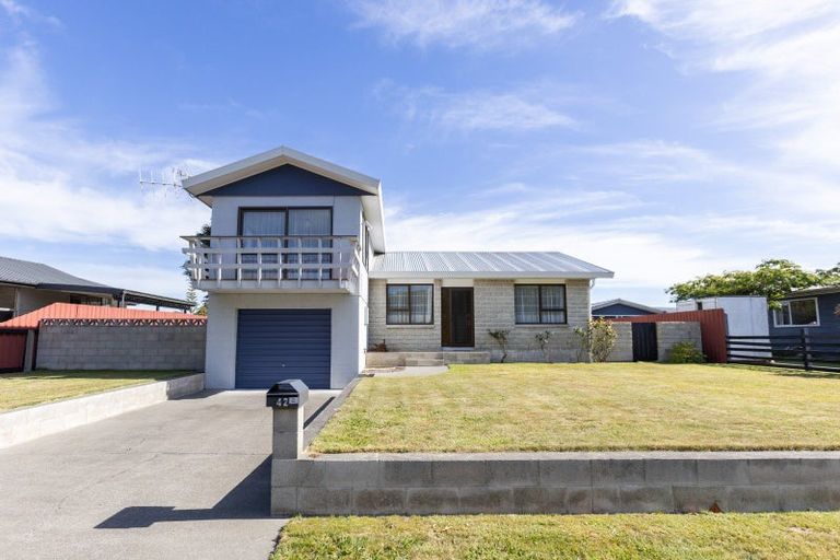 Photo of property in 42 Spriggs Crescent, Greenmeadows, Napier, 4112