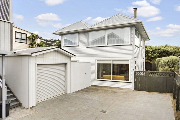Photo of property in 96 Lyall Parade, Lyall Bay, Wellington, 6022