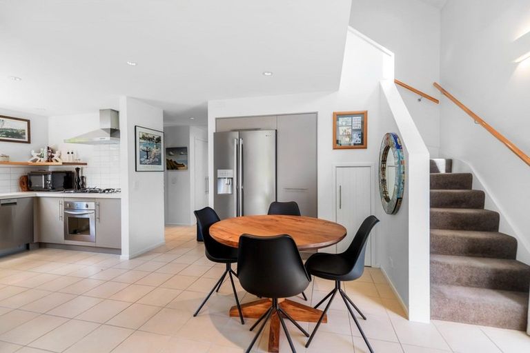 Photo of property in 6 Chartres Lane, Arrowtown, 9302