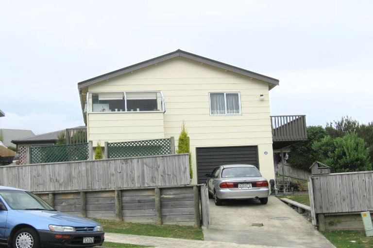 Photo of property in 20 Mount Marua Drive, Timberlea, Upper Hutt, 5018