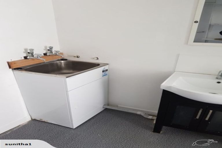 Photo of property in 4 Tacitus Place, Totara Vale, Auckland, 0629