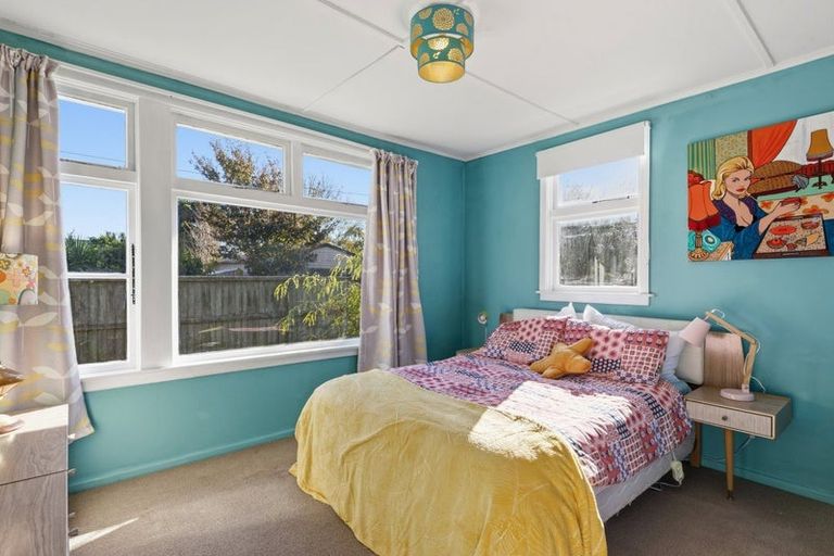 Photo of property in 18 Croziers Road, St Albans, Christchurch, 8052