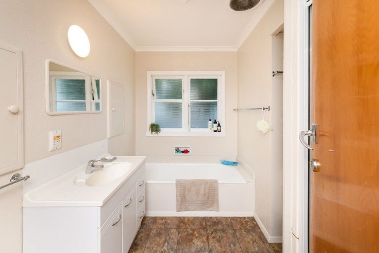 Photo of property in 23 Limbrick Street, Terrace End, Palmerston North, 4410