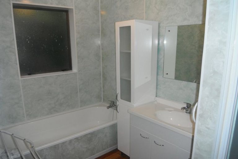 Photo of property in 44a Saint Ronans Avenue, Waterloo, Lower Hutt, 5011