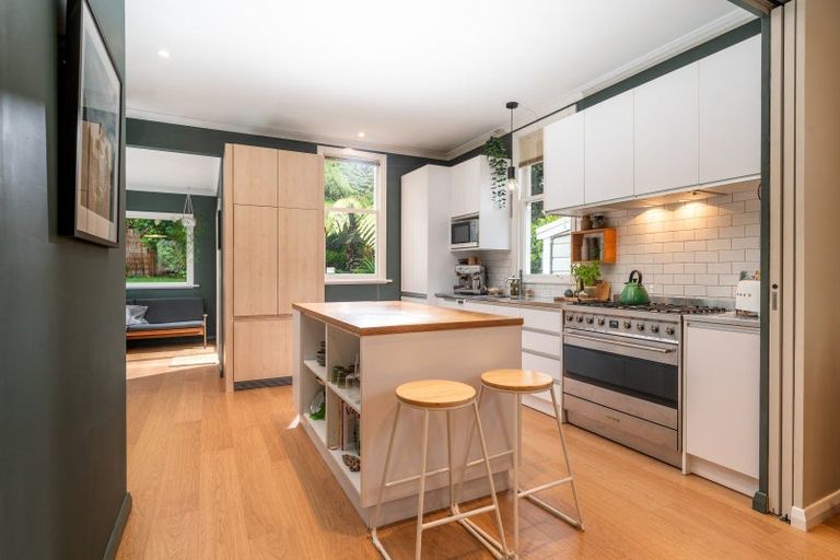 Photo of property in 166 Owen Street, Newtown, Wellington, 6021