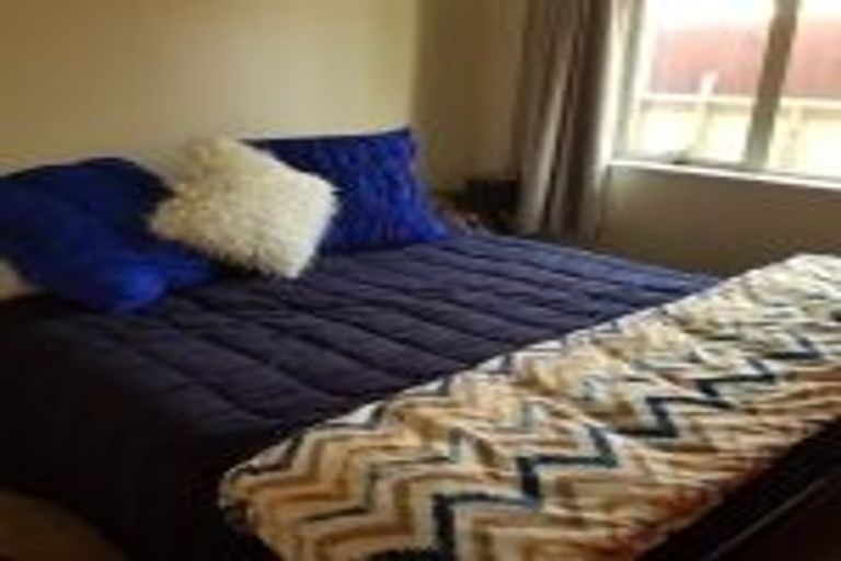 Photo of property in 2 Samara Place, Clendon Park, Auckland, 2103