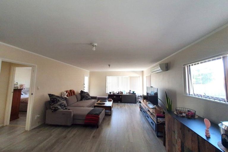 Photo of property in 2/42 Prince Regent Drive, Half Moon Bay, Auckland, 2012