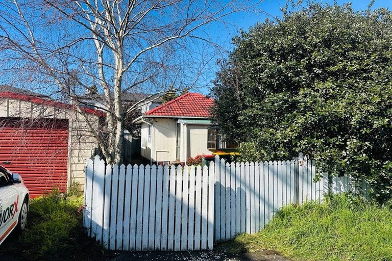 Photo of property in 129 Russell Road, Manurewa, Auckland, 2102