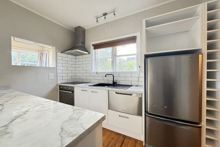 Photo of property in 27 Benares Street, Khandallah, Wellington, 6035