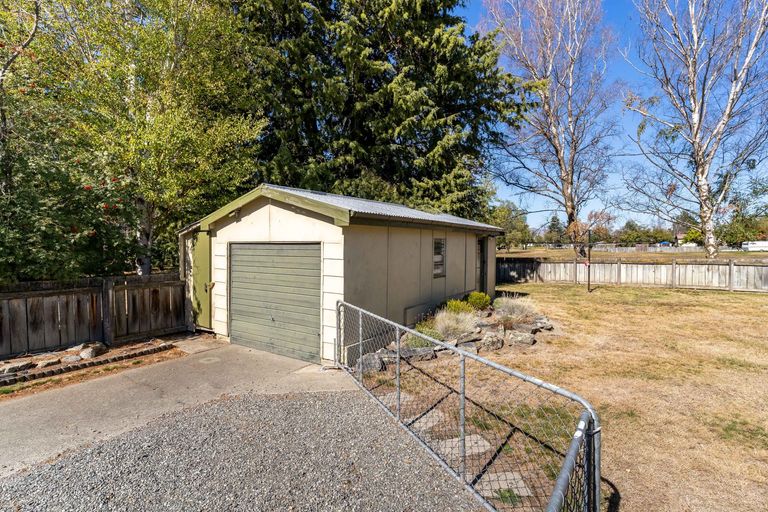 Photo of property in 11 Huxley Place, Twizel, 7901