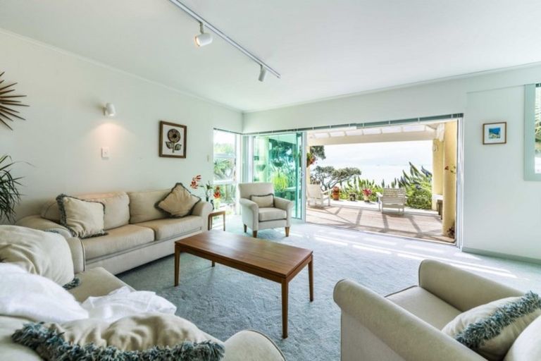 Photo of property in 1/187 Beach Road, Castor Bay, Auckland, 0620