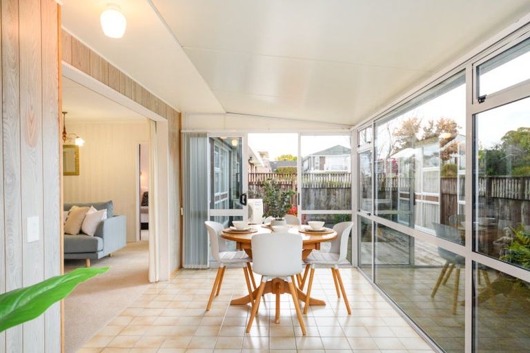 Photo of property in 1 Wharite Place, Awapuni, Palmerston North, 4412