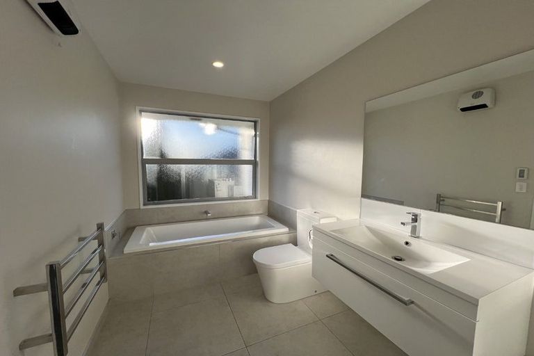 Photo of property in 5 Robalan Close, Halswell, Christchurch, 8025