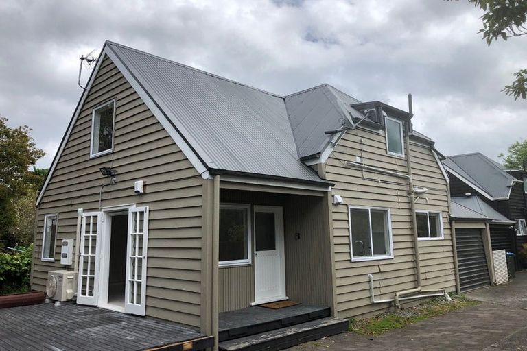 Photo of property in 2/32 Moana Avenue, Onehunga, Auckland, 1061