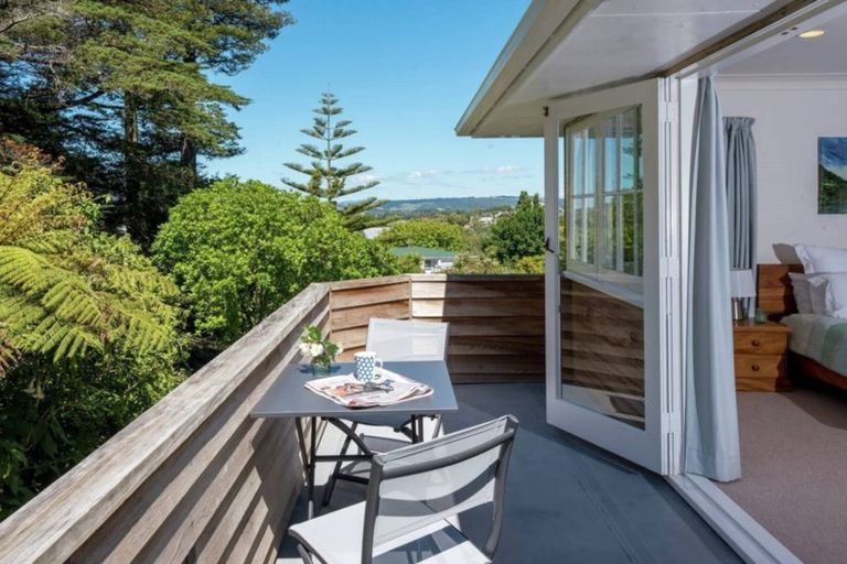 Photo of property in 13 Fenton Terrace, Cockle Bay, Auckland, 2014