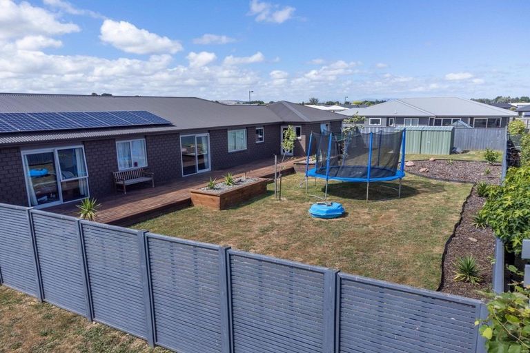 Photo of property in 1 Routhan Way, Carterton, 5713