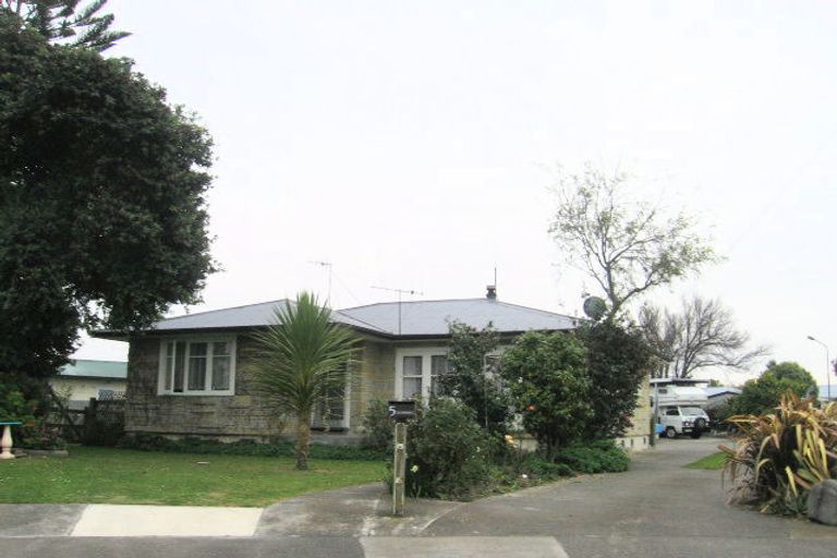 Photo of property in 5 Jarvis Place, Taradale, Napier, 4112