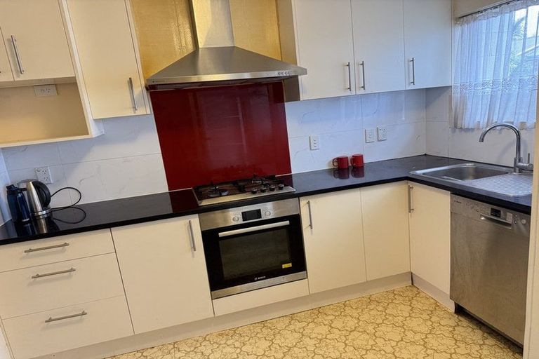 Photo of property in 2/25 Overton Road, Papatoetoe, Auckland, 2025