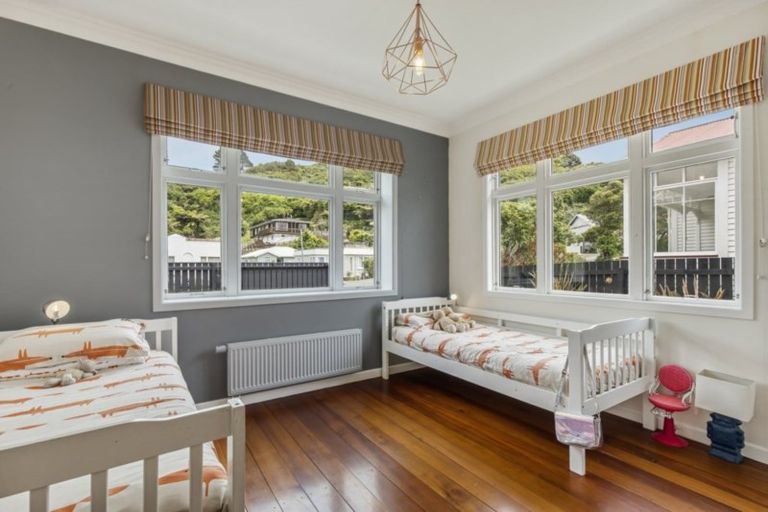 Photo of property in 32 Chamberlain Road, Karori, Wellington, 6012