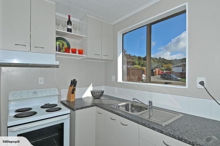 Photo of property in 9a Crystal Grove, Birchville, Upper Hutt, 5018