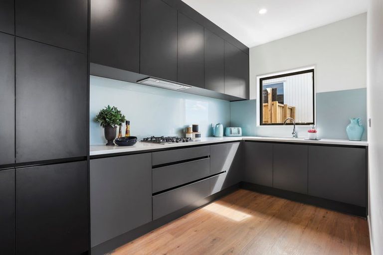 Photo of property in 85b Lake Panorama Drive, Henderson Valley, Auckland, 0614