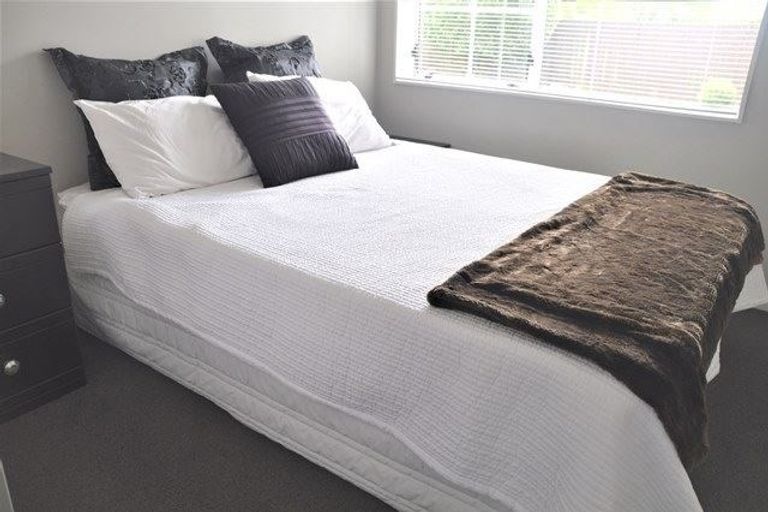 Photo of property in 7 Foxbridge Lane, Conifer Grove, Takanini, 2112