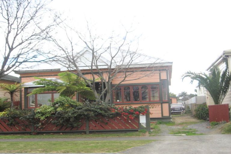 Photo of property in 54 Vigor Brown Street, Napier South, Napier, 4110