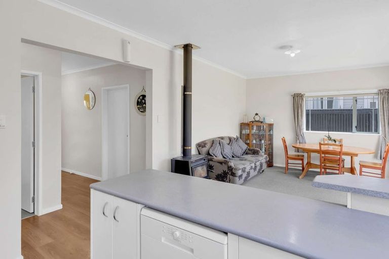 Photo of property in 22 Kawatiri Avenue, Gonville, Whanganui, 4501