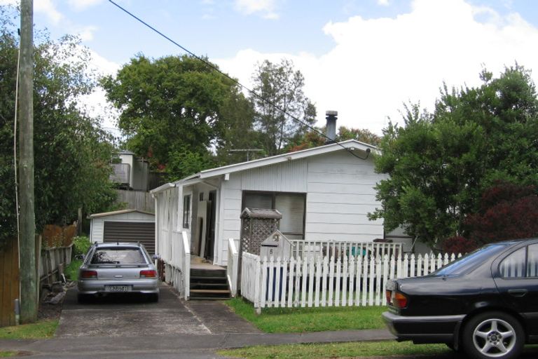 Photo of property in 5 Rambler Crescent, Beach Haven, Auckland, 0626