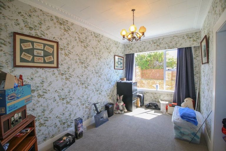 Photo of property in 160 Marine Parade, Bluff, 9814