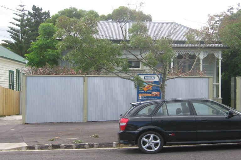 Photo of property in 30 Hastings Parade, Devonport, Auckland, 0624