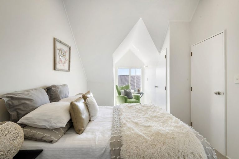 Photo of property in 53 Fitzwilliam Drive, Torbay, Auckland, 0630