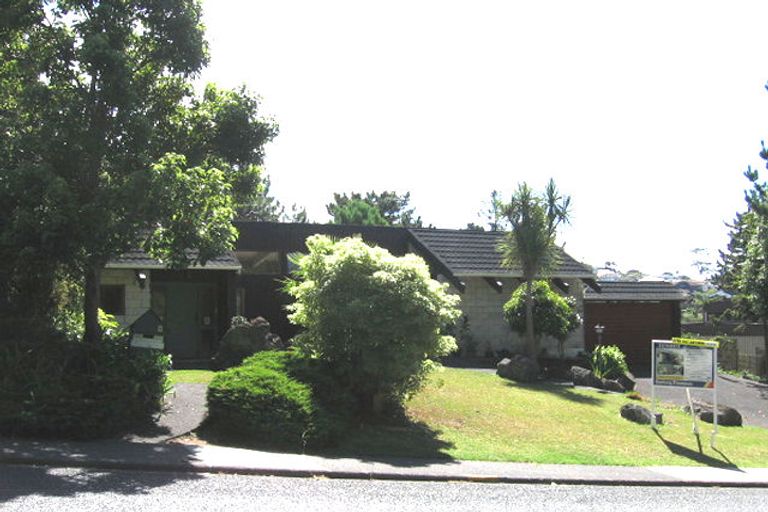 Photo of property in 9 Saddleback Rise, Murrays Bay, Auckland, 0630