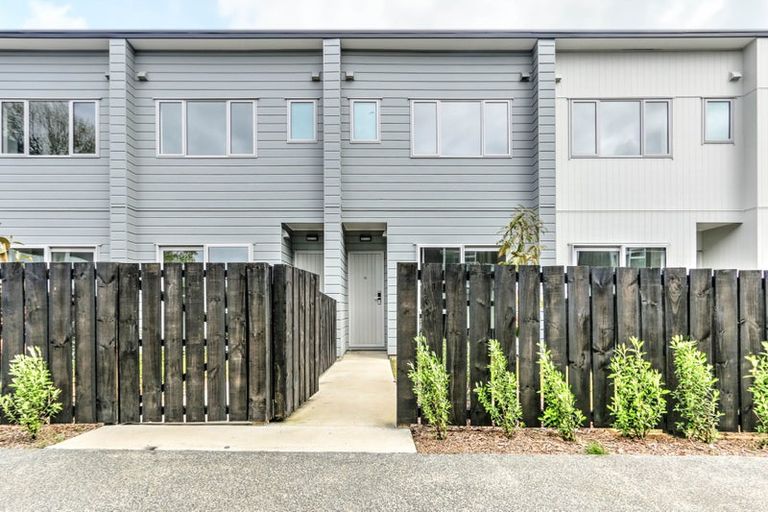 Photo of property in 11/3 Matuhi Rise, Henderson, Auckland, 0612